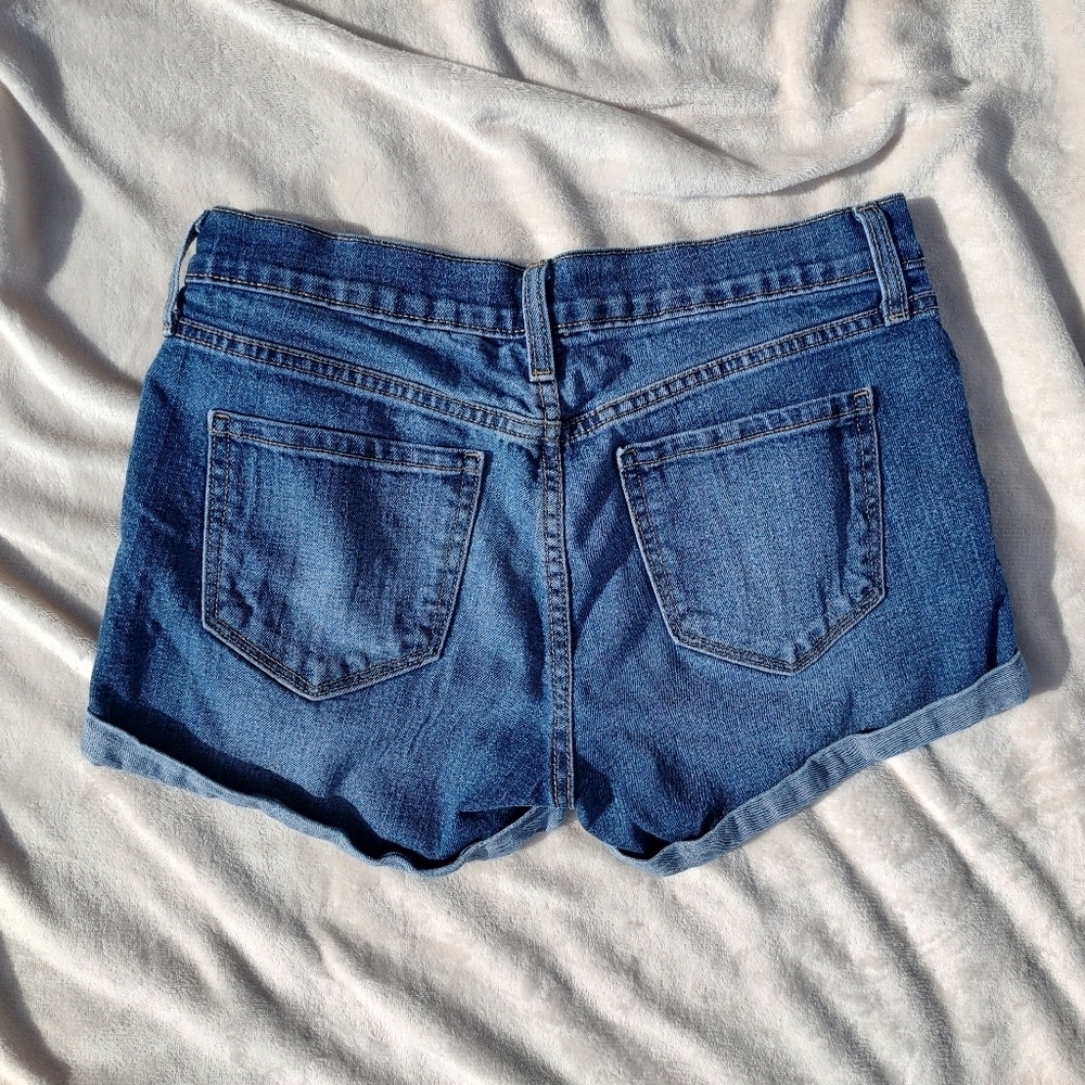 Old Navy Boyfriend Size 2 Distressed Jean Shorts! - Picture 6 of 7